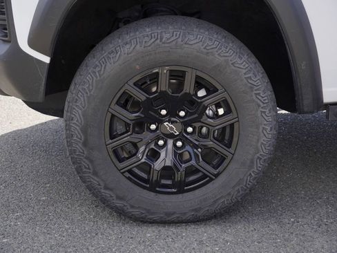 Used 2024 Chevrolet Colorado Trail Boss AWD/4WD image 4