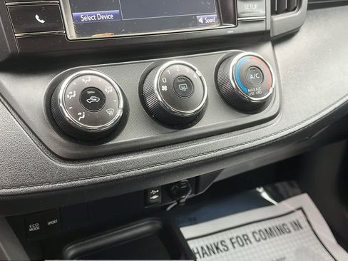 Used 2017 Toyota RAV4 LE image 17