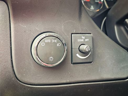 Used 2024 GMC Savana 2500 w/ Driver Convenience Package image 12