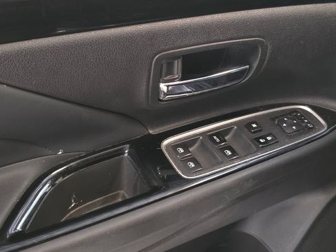 Used 2018 Mitsubishi Outlander 4WD Plug-In Hybrid image 23