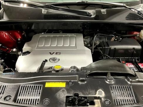 Used 2010 Toyota Highlander Limited image 10