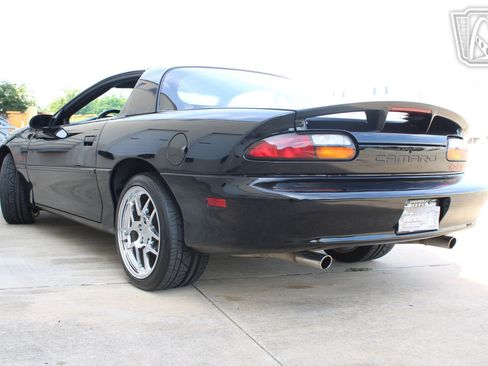 Used 2002 Chevrolet Camaro Z28 w/ SS Performance/Appearance Pkg RWD image 24