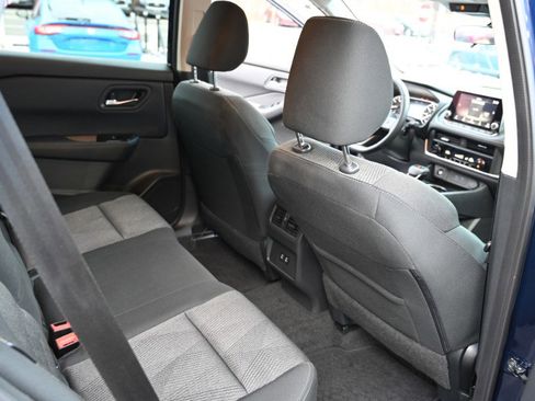 Used 2025 Nissan Rogue SV image 18