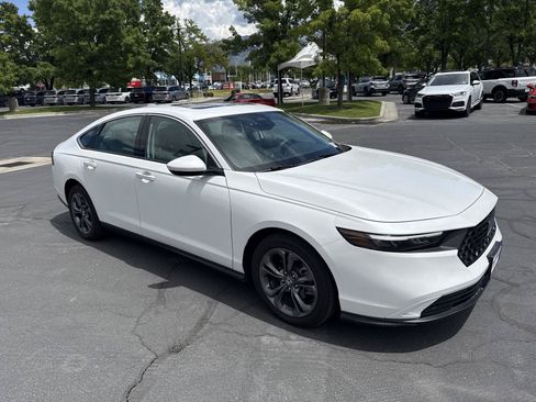 Certified 2023 Honda Accord EX image 4