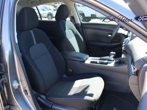 Used 2024 Nissan Sentra SV image 11