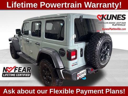 Used 2023 Jeep Wrangler Unlimited w/ Sun & Screen Package image 8