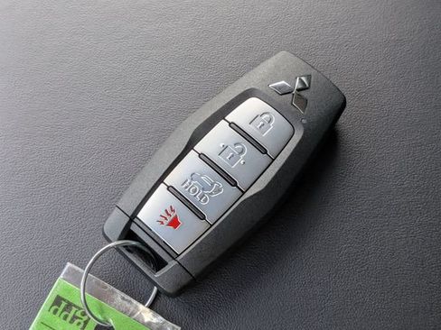 New 2026 Mitsubishi Outlander AWD image 30