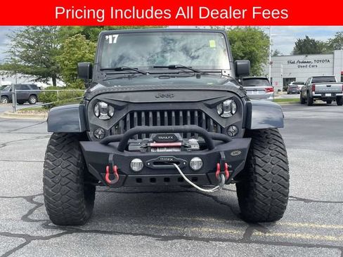 Used 2017 Jeep Wrangler Unlimited Sahara w/ Max Tow Package AWD/4WD image 8