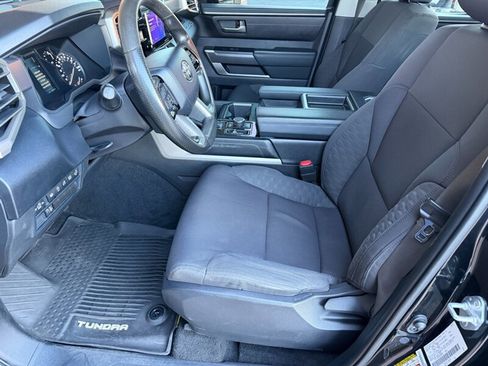 Used 2022 Toyota Tundra SR5 w/ SR5 Convenience Package image 9