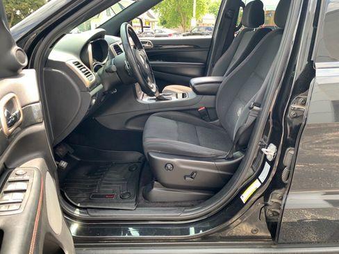 Used 2016 Jeep Grand Cherokee Laredo 75th Anniversary AWD/4WD image 13