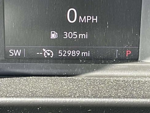 Used 2021 Chevrolet Tahoe LT w/ LT Signature Package image 19