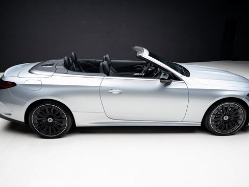 Used 2024 Mercedes-Benz CLE 300 4MATIC Cabriolet image 37