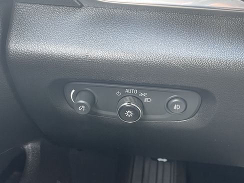 Used 2019 Chevrolet Traverse Premier AWD/4WD image 14