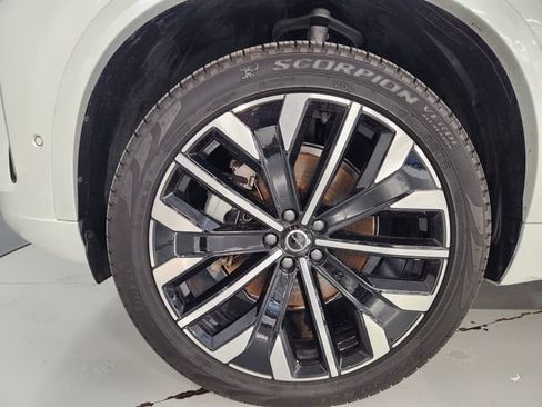 Used 2026 Volvo XC90 B5 Plus w/ Protection Package Premier AWD/4WD image 8
