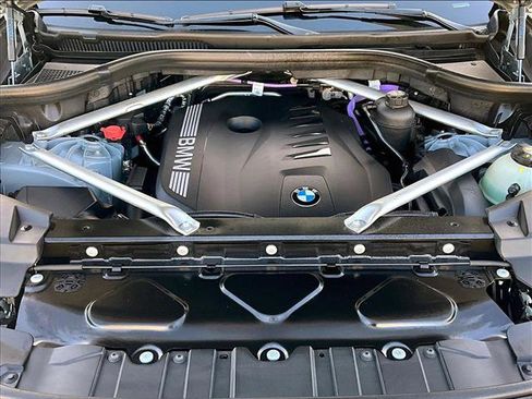 Used 2026 BMW X5 sDrive40i w/ M Sport Package image 11