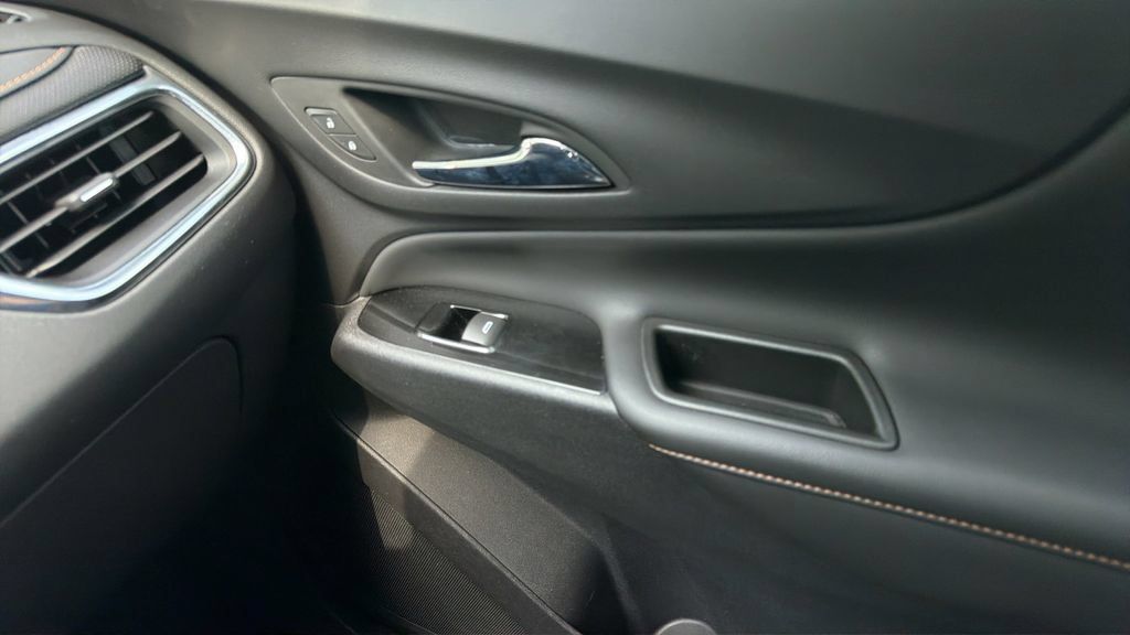 Used 2023 Chevrolet Equinox Premier FWD image 15