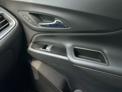 Used 2023 Chevrolet Equinox Premier FWD image 15