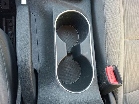 Used 2017 Hyundai Elantra SE image 25