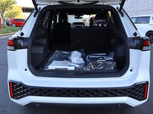 New 2026 Volkswagen Tiguan SE R-Line image 6