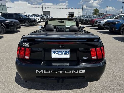 Used 2004 Ford Mustang Convertible RWD image 25