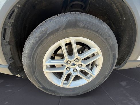Used 2025 Ford Explorer Active RWD image 21