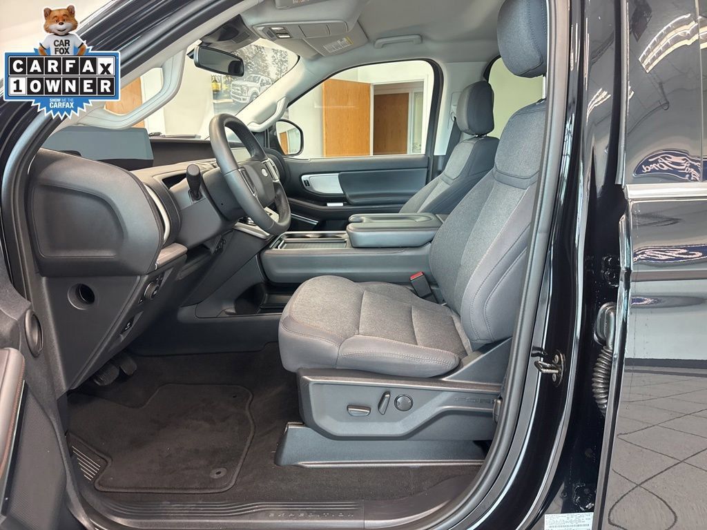 Used 2025 Ford Expedition Max Active AWD/4WD image 11
