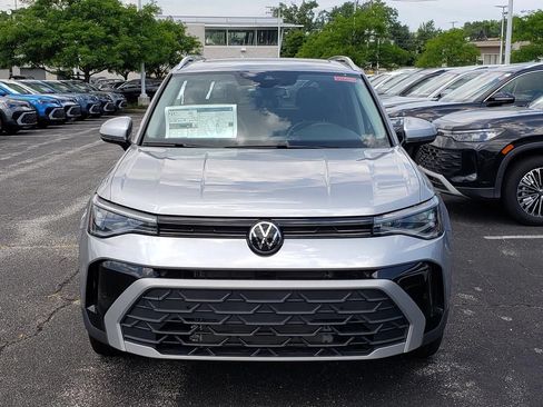 New 2026 Volkswagen Taos SE FWD image 5