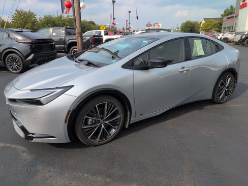 Certified 2024 Toyota Prius XLE AWD/4WD image 8