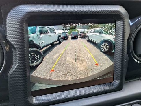 Used 2023 Jeep Wrangler Unlimited Sport AWD/4WD image 19