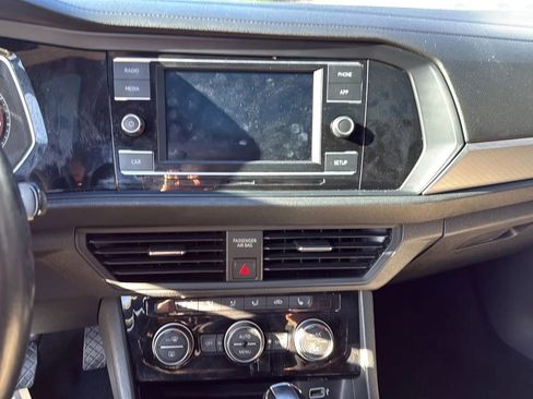 Used 2019 Volkswagen Jetta R-Line w/ R-Line Cold Weather Package image 19