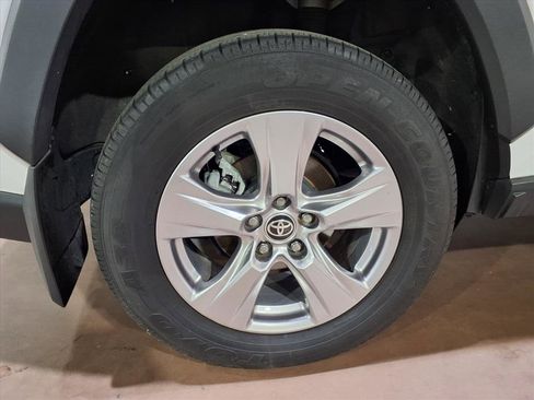 Used 2022 Toyota RAV4 XLE image 16