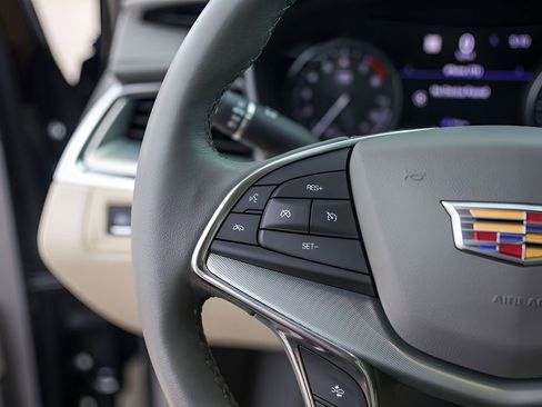 Certified 2023 Cadillac XT5 Premium Luxury w/ Technology Package FWD image 14