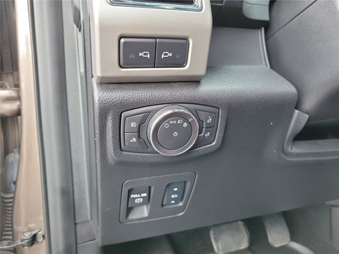 Used 2018 Ford F150 Lariat w/ Equipment Group 502A Luxury AWD/4WD image 21