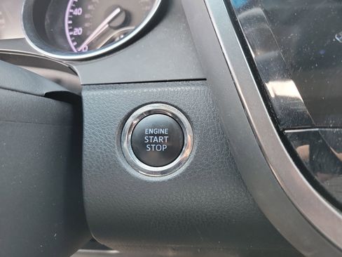 Used 2018 Toyota Camry XLE FWD image 34