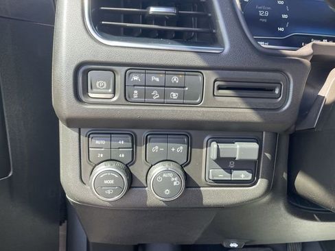 Used 2023 Chevrolet Tahoe Z71 w/ Z71 Off-Road Package image 18