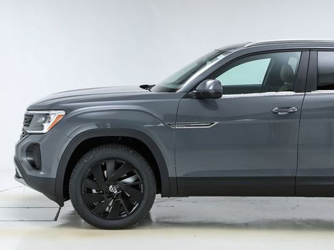 New 2026 Volkswagen Atlas Cross Sport SE image 3