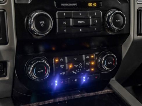 Used 2019 Ford F250 Lariat w/ Lariat Ultimate Package AWD/4WD image 28