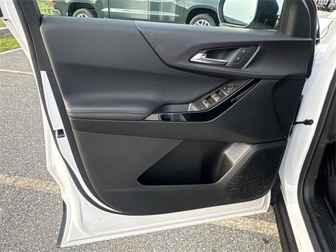 New 2026 Chevrolet Equinox LT w/ LPO, Floor Liner Package image 23