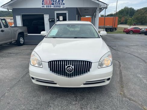 Used 2010 Buick Lucerne CXL image 3