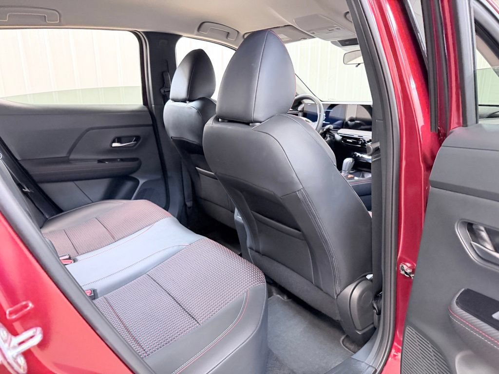 Used 2025 Nissan Kicks SR AWD/4WD image 30