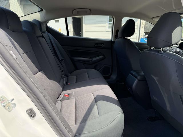 Used 2025 Nissan Altima 2.5 S FWD image 12