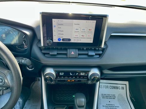 Used 2025 Toyota RAV4 XLE image 16