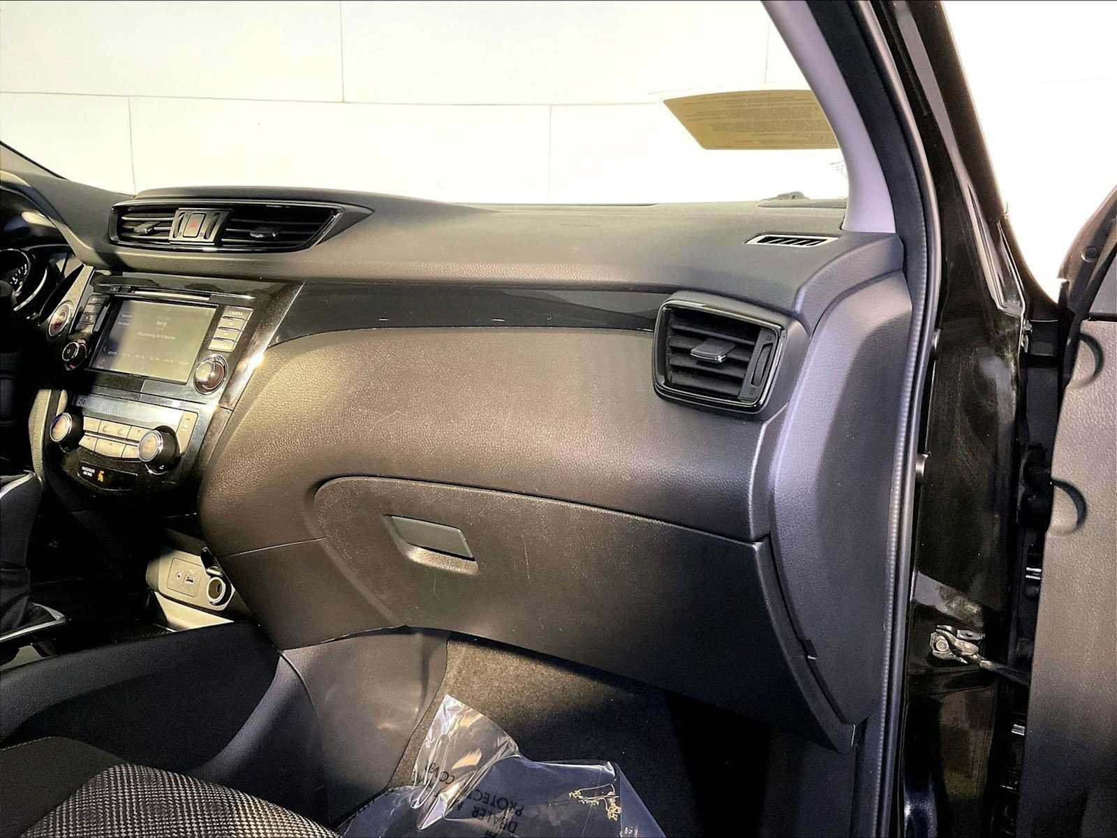 Used 2019 Nissan Rogue Sport SV AWD/4WD image 22
