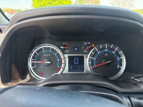 Used 2017 Toyota 4Runner SR5 image 25