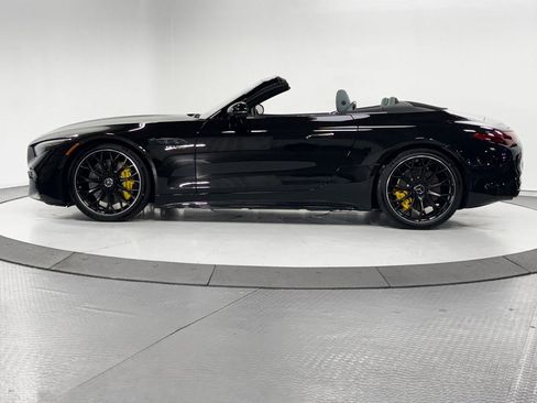 Used 2022 Mercedes-Benz SL 55 AMG 4MATIC w/ Driver Assistance Package image 5