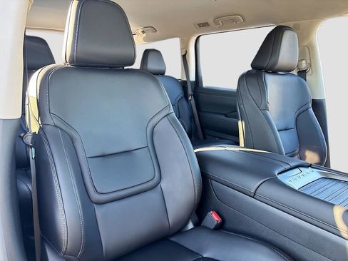 New 2026 Nissan Armada SV image 33