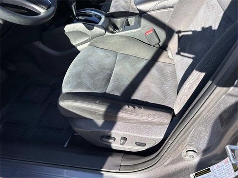 Used 2015 Nissan Rogue SV image 15