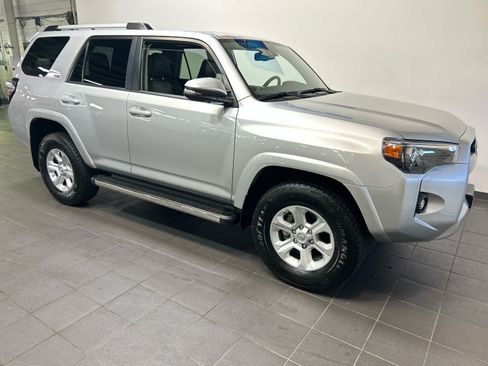 Used 2021 Toyota 4Runner SR5 Premium w/ Moonroof Package AWD/4WD image 2
