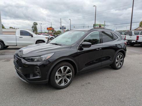 Used 2024 Ford Escape Platinum w/ Premium Technology Package FWD image 8