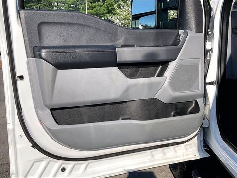 Used 2023 Ford F250 XL w/ STX Appearance Package AWD/4WD image 9